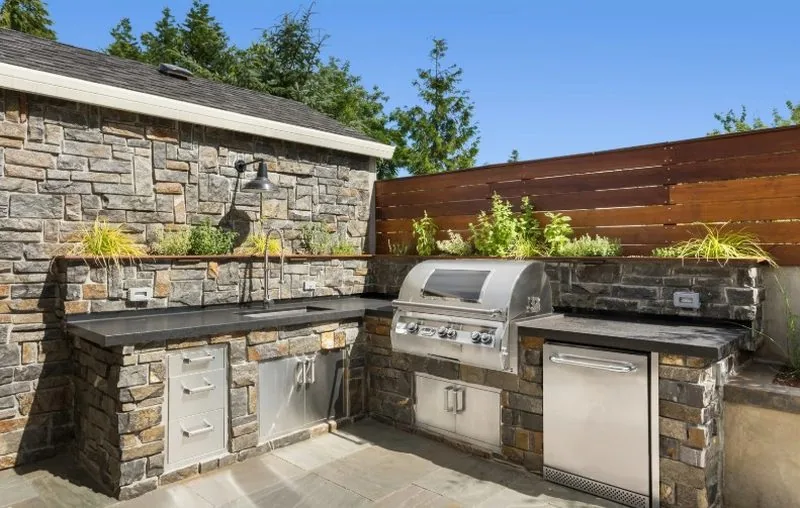 Outdoor kitchen on hardscape — Concord NC